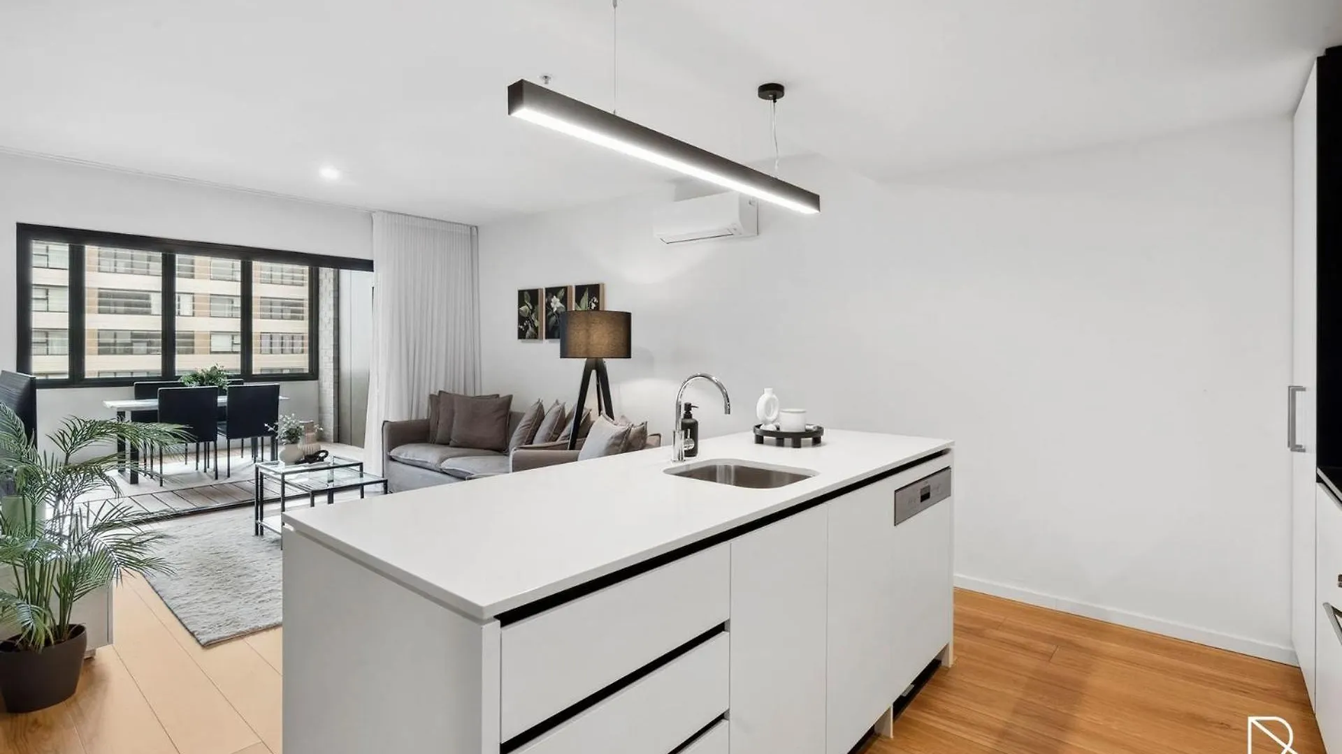 Modern Luxurious Unit In The Heart Of Dickson Apartment Canberra